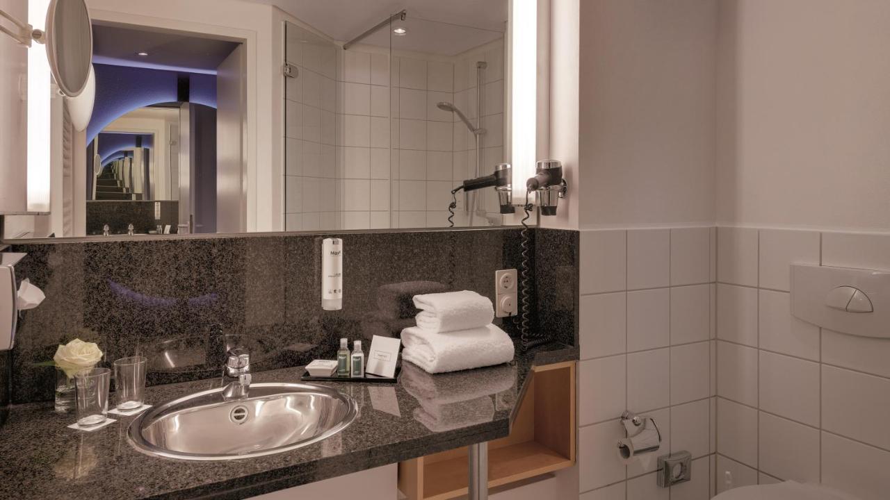Hotel The Yard باد هونيف ام راين المظهر الخارجي الصورة