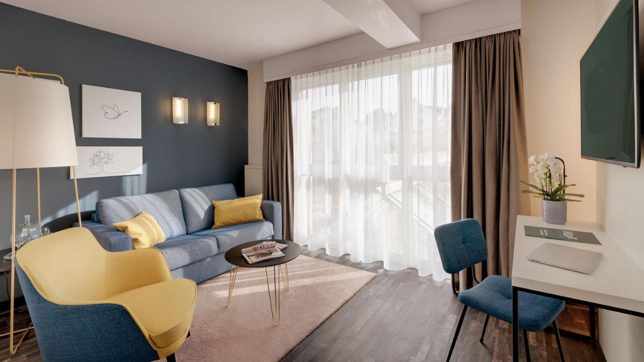 Hotel The Yard باد هونيف ام راين المظهر الخارجي الصورة