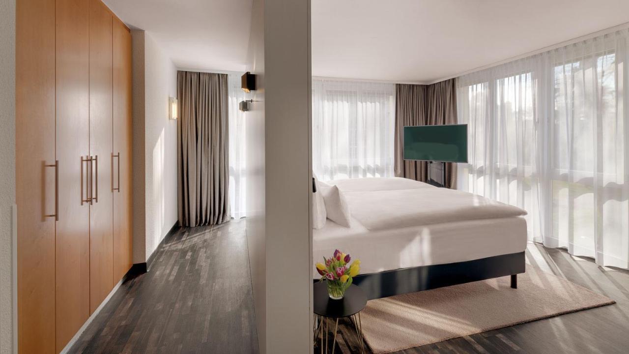 Hotel The Yard باد هونيف ام راين المظهر الخارجي الصورة